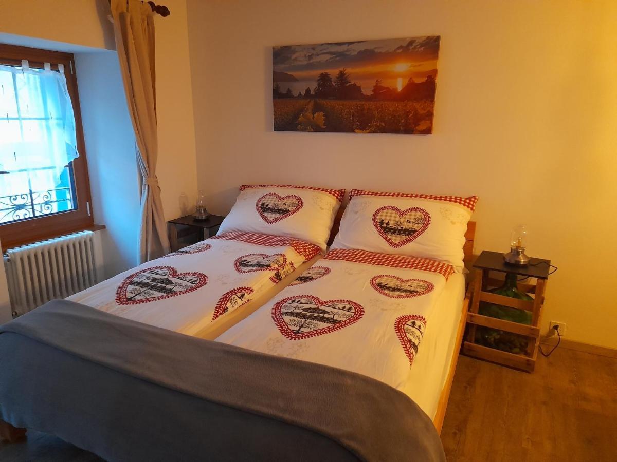Studio Chez Un Vigneron Au Village Au 2Eme Etage Sans Ascenseur Villeneuve Exteriör bild